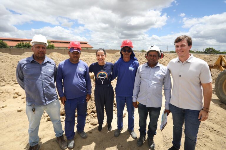 Raquel Lyra entrega melhorias no Hospital Dom Malan e vistoria obras em Petrolina