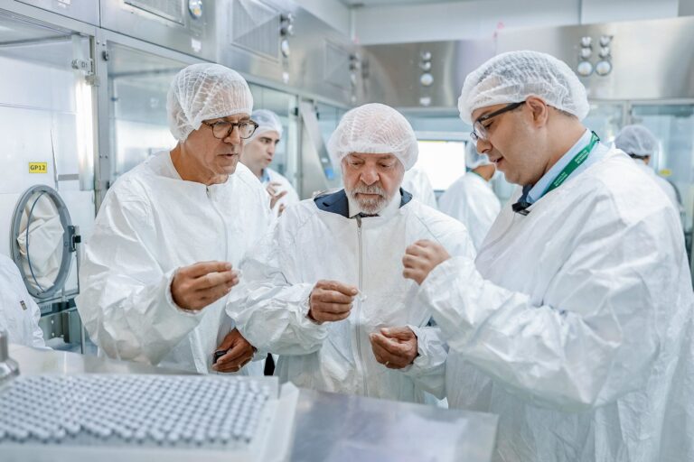 Saúde como Estratégia de Lula contra Flávio Bolsonaro: Desafios e Riscos