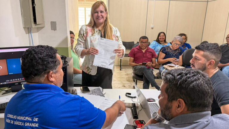 Secretária de Saúde de Várzea Grande é Empossada como Conselheira Nata e Fortalece Diálogo com a Com