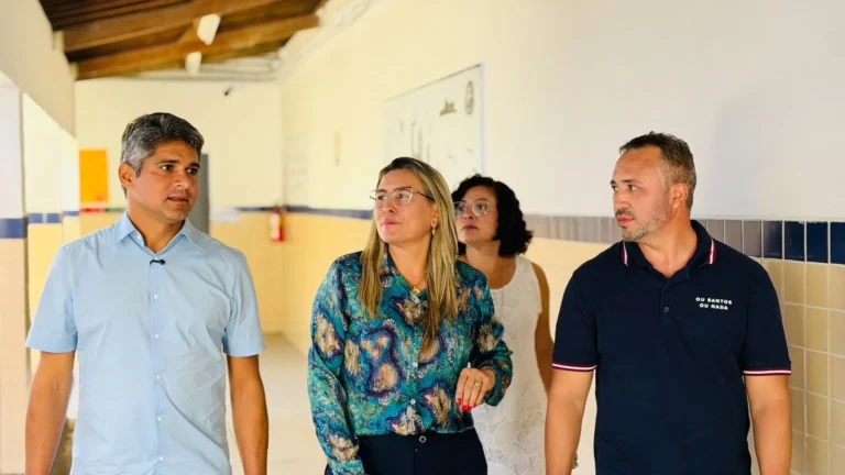 Renato Antunes leva Caravana por Mais Educação ao Sertão do Araripe para fortalecer escolas estaduais Renato Antunes leva Caravana por Mais Educação ao Sertão do Araripe para fortalecer escolas estaduai