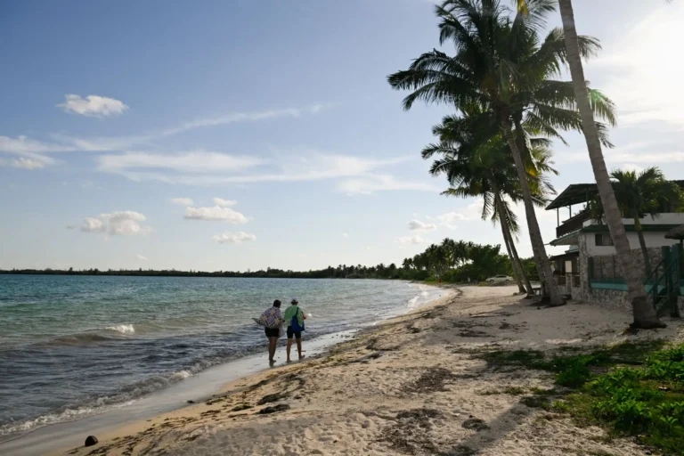 Cai turismo em Cuba: Queda de 48% no 1° trimestre de 2025