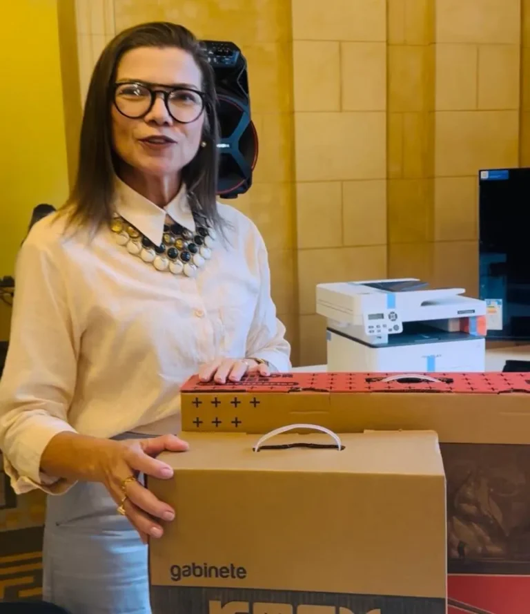 Itacuruba Recebe Kit do Governo de PE para Fortalecer Casa das Juventudes