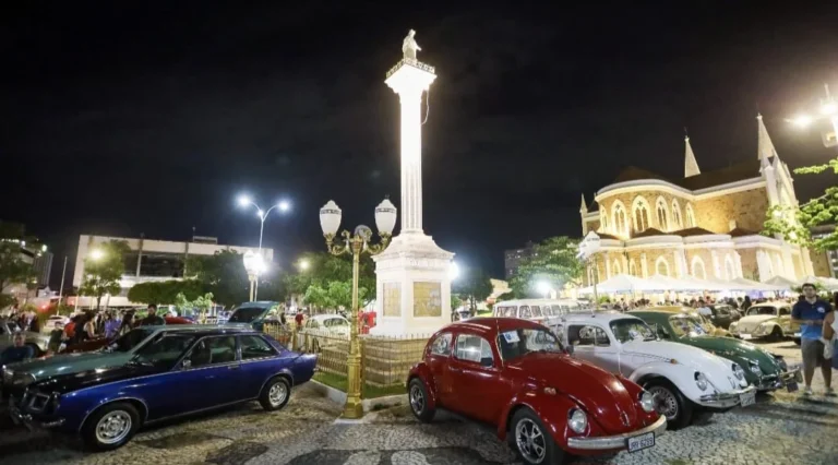 Noite Inesquecível: Emoções do 14º Encontro de Carros Antigos em Petrolina