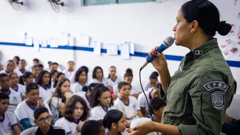 Como a Patrulha Escolar Está Transformando a Segurança e a Cultura de Paz nas Escolas Estaduais de Pernambuco em 2025 Como a Patrulha Escolar Está Transformando a Segurança e a Cultura de Paz nas Escolas Estaduais de P