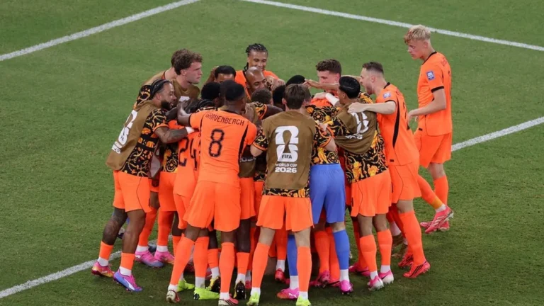 Gakpo emociona ao marcar gol após perda do filho na Copa do Mundo 2026