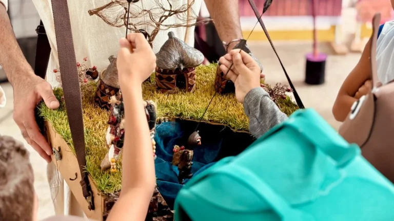 Teatro em Miniatura: Cultura Africana Ganha Espaço nas Escolas de Pernambuco Teatro em Miniatura: Cultura Africana Ganha Espaço nas Escolas de Pernambuco