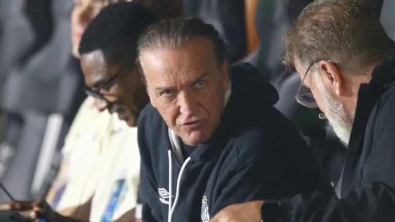 Cuca comenta cobranças de Neymar no Santos e aponta desafios do time